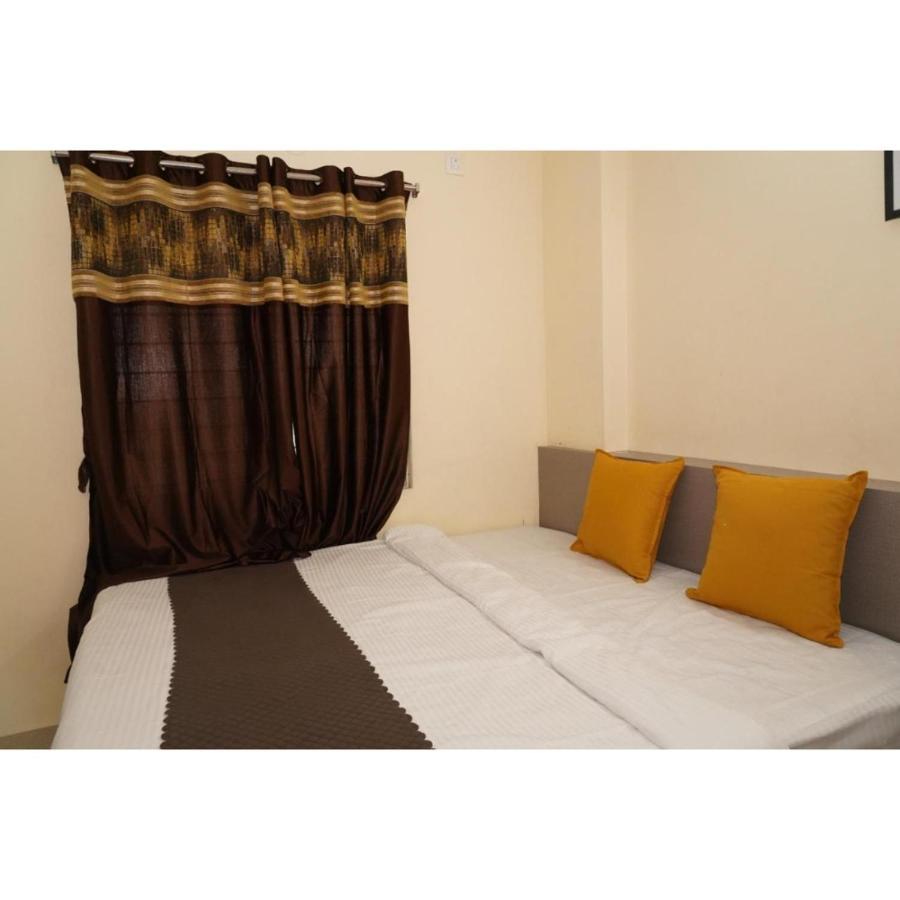 Hotel Meridian Grand Шамшабад Екстериор снимка