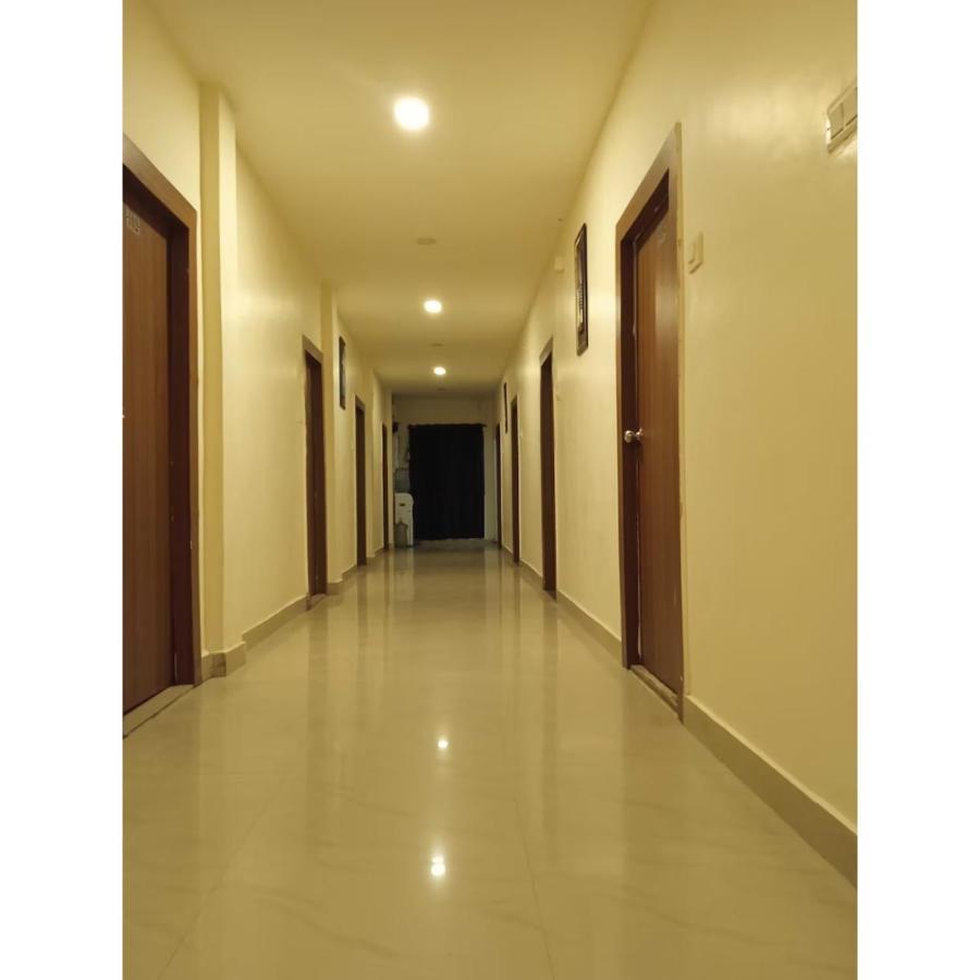 Hotel Meridian Grand Шамшабад Екстериор снимка